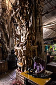 The great Chola temples of Tamil Nadu - the Sri Meenakshi-Sundareshwarar Temple of Madurai. the Pudu-mandapam occupied by brass merchants and tailors  